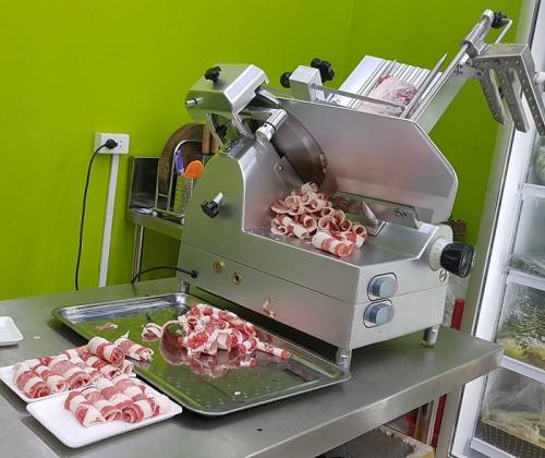 Xem ngay mọi thông tin về máy cắt thịt đông lạnh mà bạn chưa biết