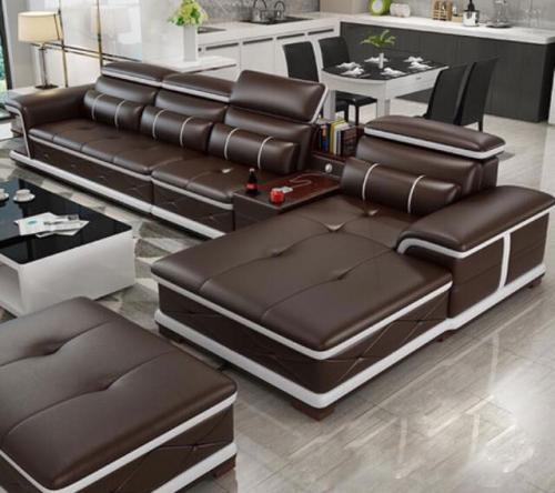 Sofa đậm màu tạo điểm nhấn cho căn phòng của bạn