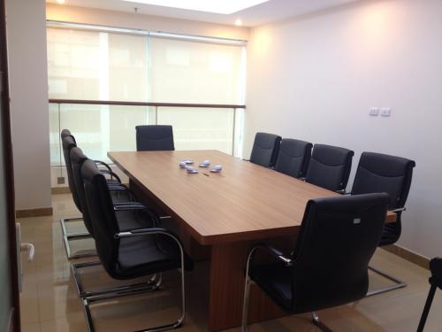 Có nên lựa chọn ghế phòng họp chân quỳ